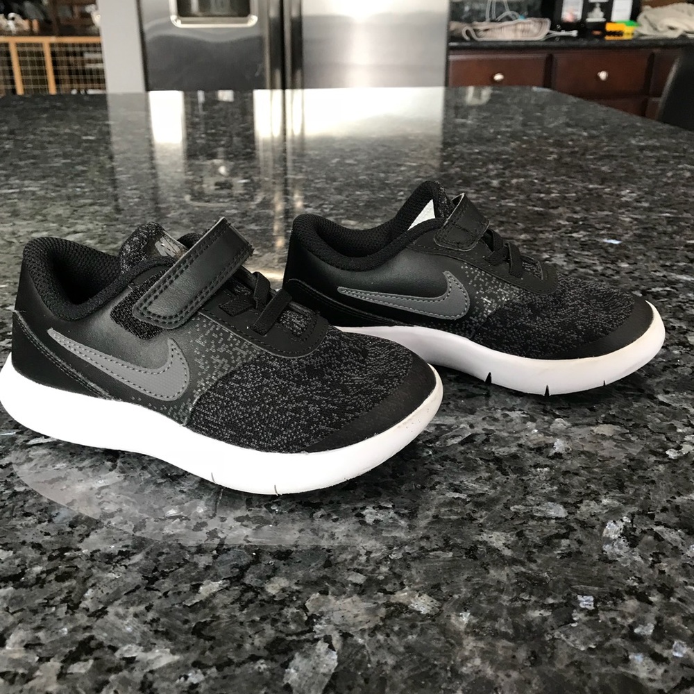 Toddler Nike sneakers